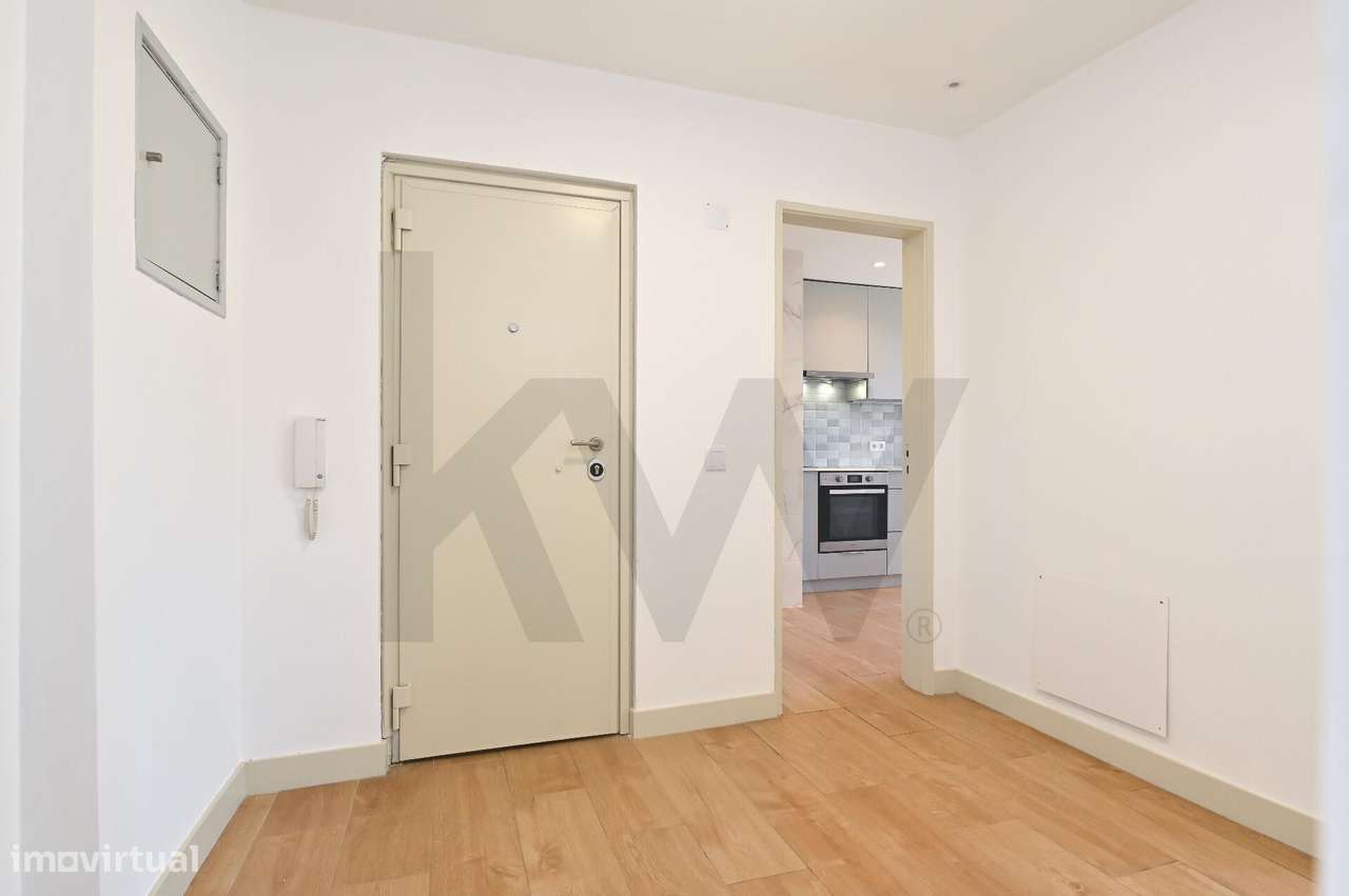 Apartamento T4 Cascais completamente Remodelado 3 WC Arrecadação - Grande imagem: 3/23