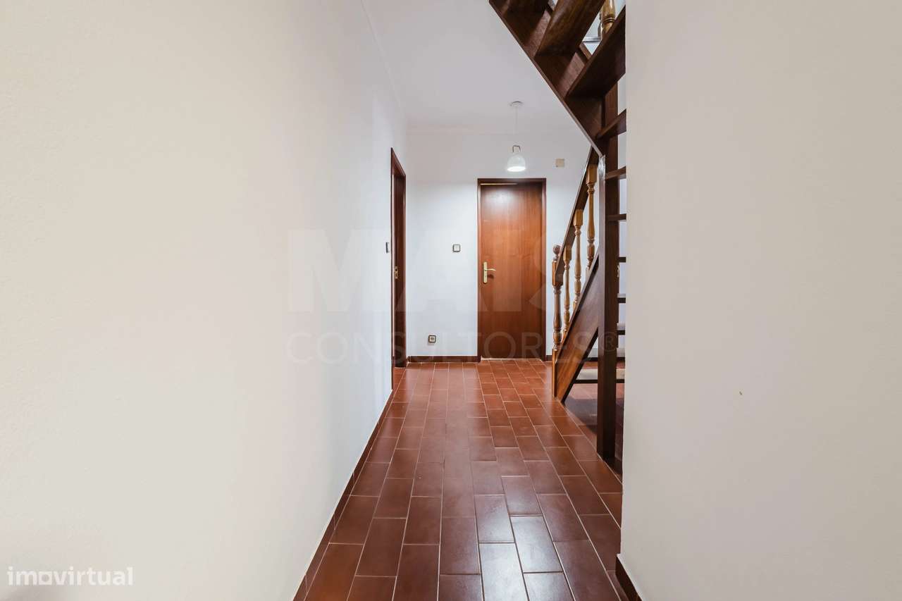 Apartamento T2 com Sótão e Varanda junto à Praia do Baleal-14