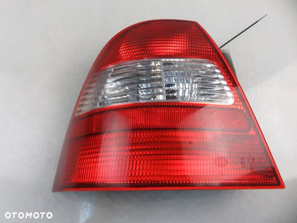 LAMPA LEWA TYLNA HONDA CIVIC VI Aerodeck 23658310 - 1