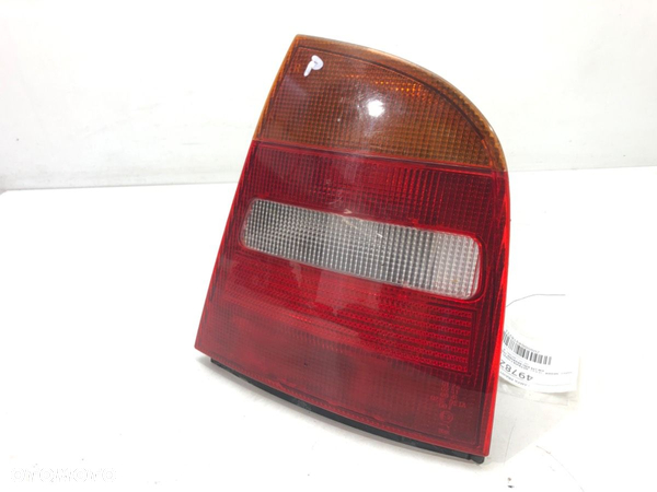 LAMPA PRAWY TYŁ SKODA OCTAVIA I (1U2) 1996 - 2010 1.6 55 kW [75 KM] benzyna 1996 - 2004 - 2