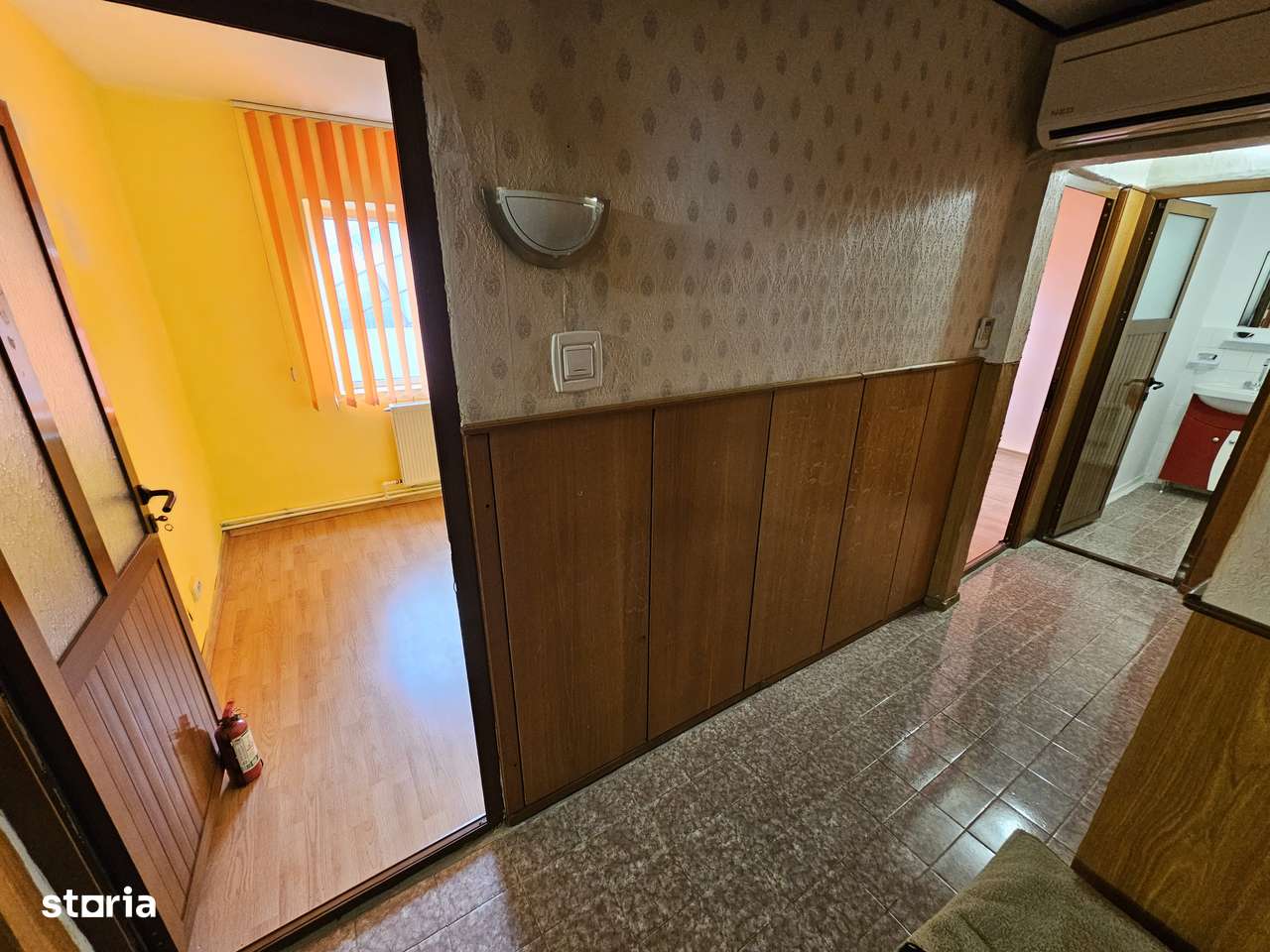 Vand ap cu 4 camere zona Sala Polivalenta-12