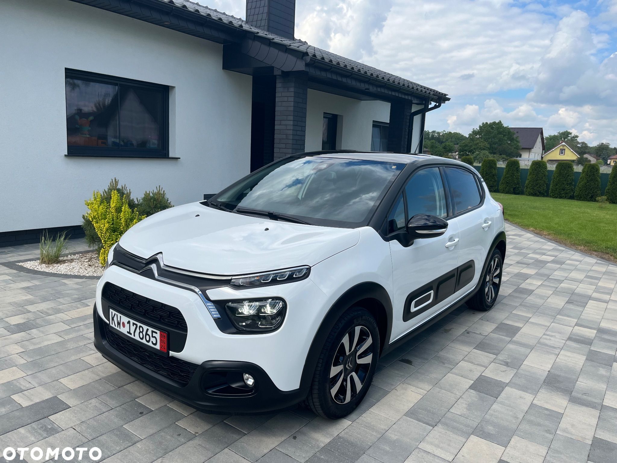 Citroën C3 1.2 PureTech Shine - 1