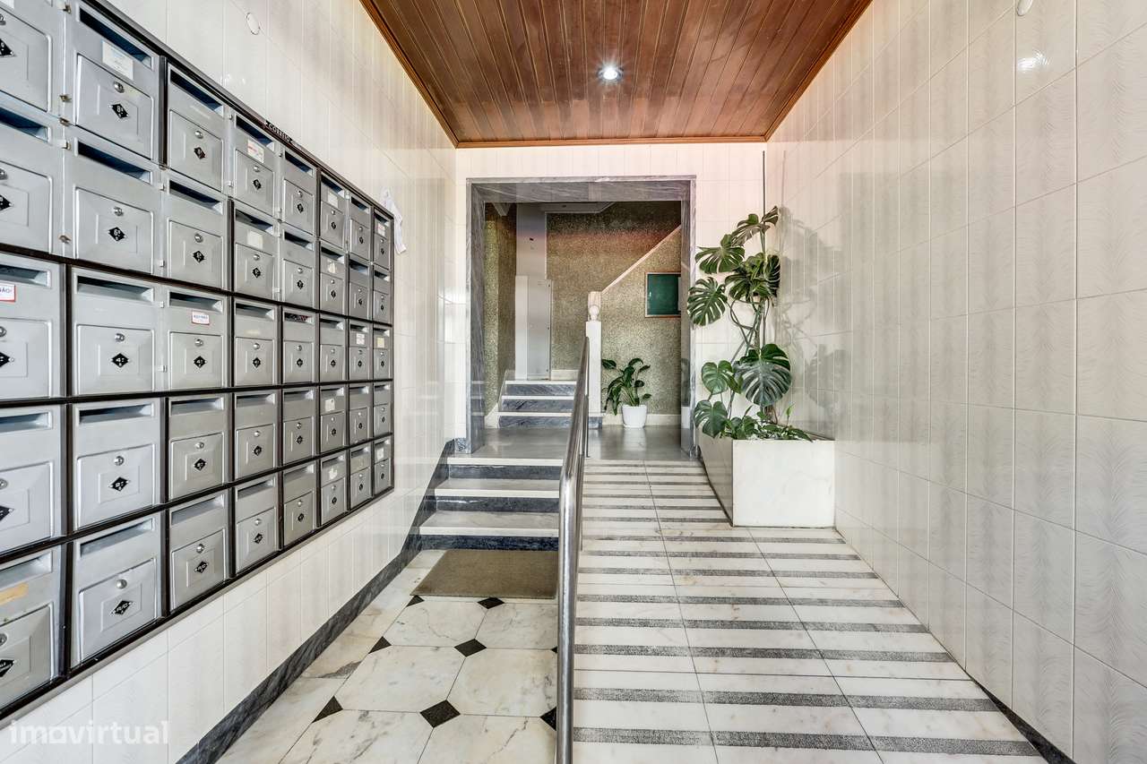 Apartamento T1 Queluz-21