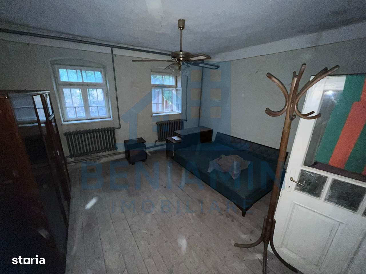 Casă cu personalitate și teren generos in Livezi, comuna Podari - Imagine principală: 5/10