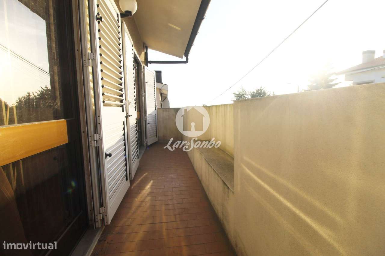 Imponente moradia T4 com 3 frentes na zona da Missilva em Baguim do...-11