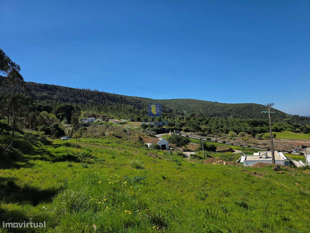 Terreno com 5.200m2, com viabilidade para construir 1 ou 2 casas até 3-4