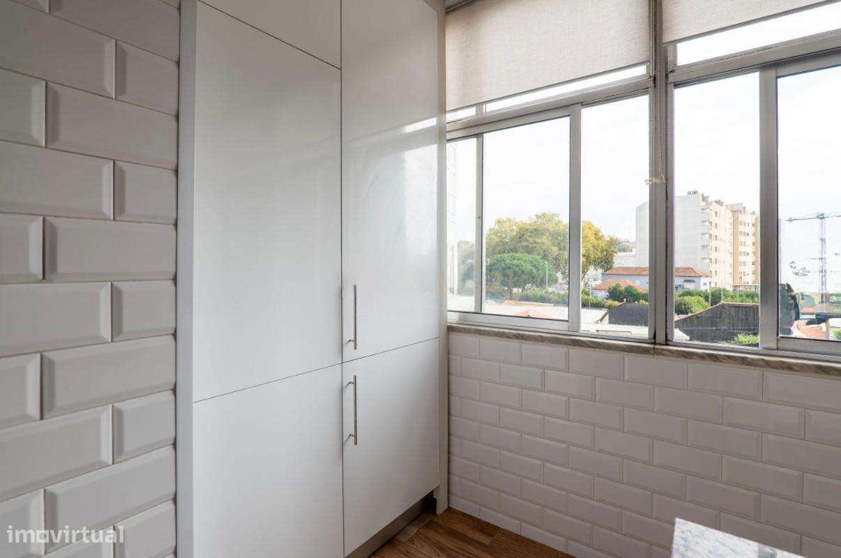 Apartamento T3 Renovado no coração de Matosinhos-16