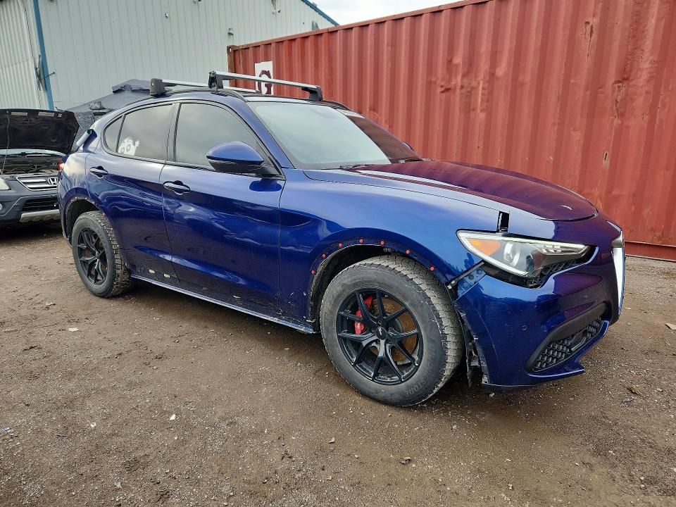 Alfa Romeo Stelvio 2.0 Turbo 16V AT8-Q4 Veloce Ti 2017