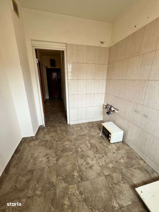 Bucur Obor- metrou la 1 min, 2 camere decomandat,-11