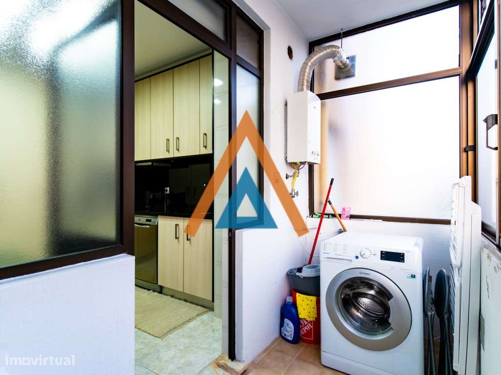 Excelente T2 - São João da Madeira-13