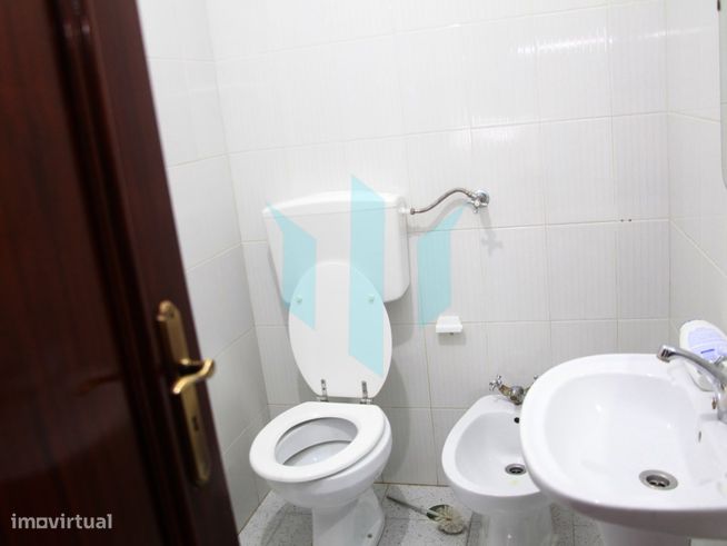 Apartamento T3 com Suite, Lareira e Áreas Amplas em Rio de Mouro-6