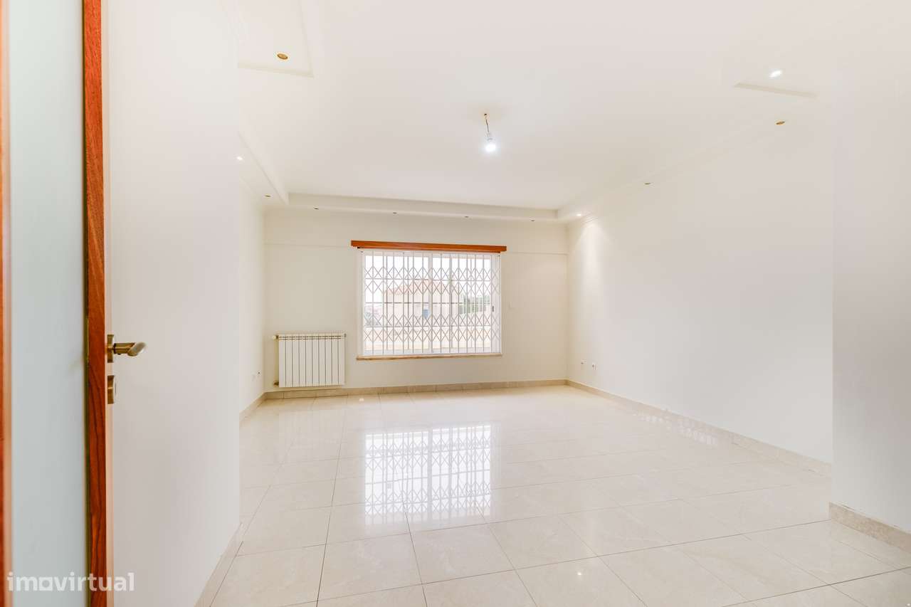 APARTAMENTO SÃO DOMINGOS DE RANA | T2 | SUITE | VARANDA | PARQUEAMENTO - Grande imagem: 4/33