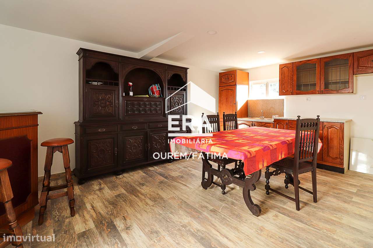 Moradia T3 inserida num terreno de 1.268m²-16