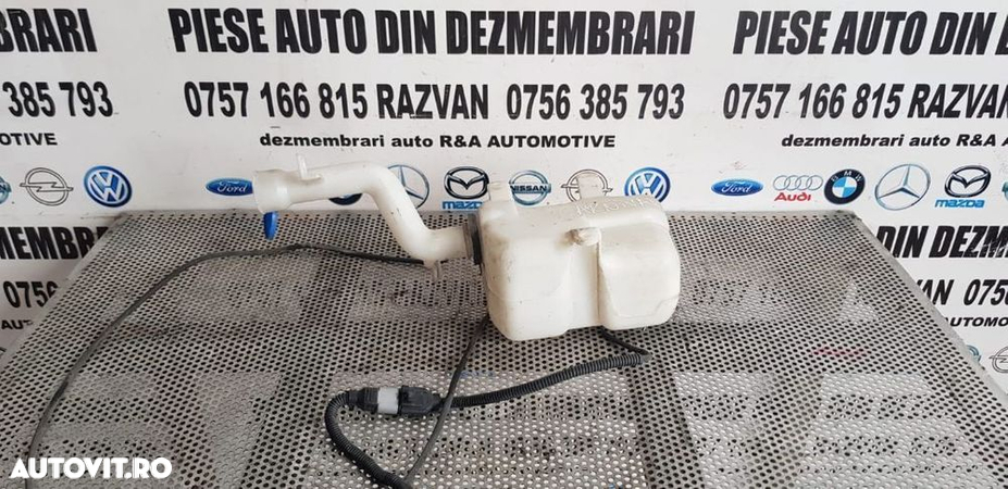 Bidonas Vas Lichid Parbriz Kia Carnival Dezmembrez Kia Carnival - 3