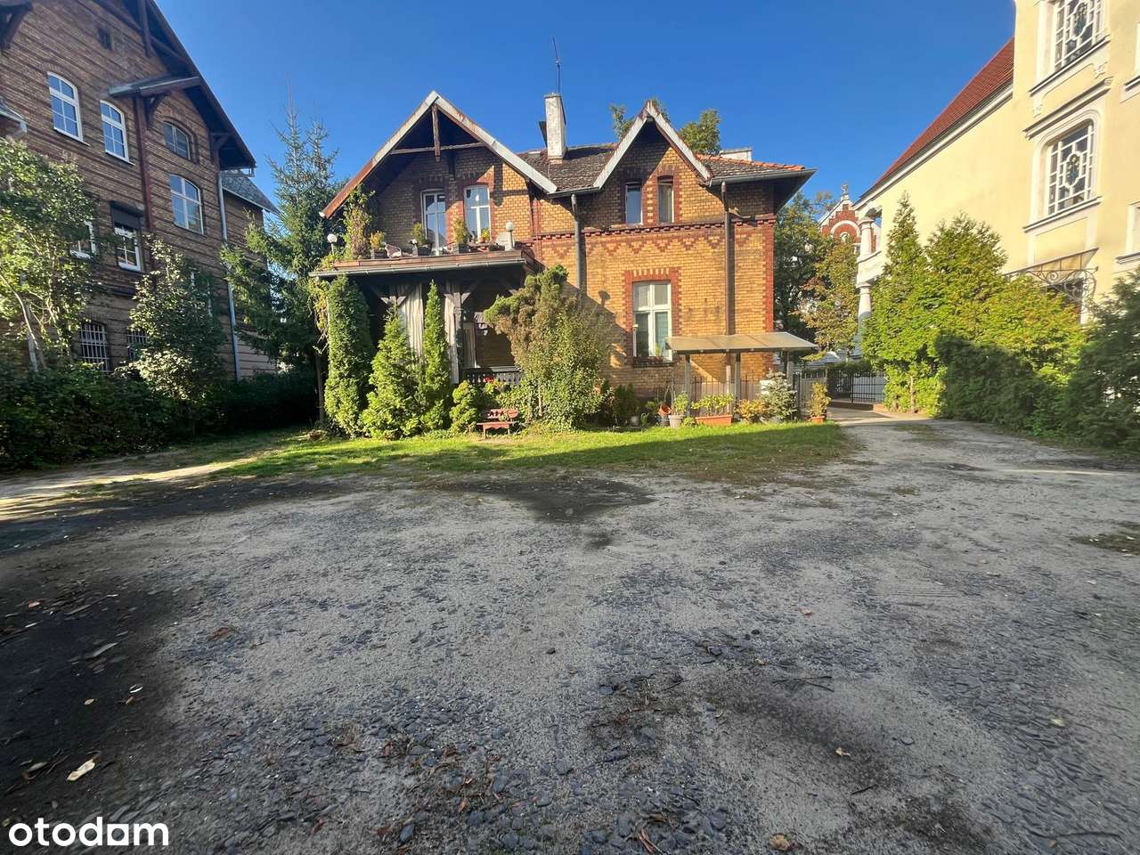 Na sprzedaż kamienica z 1896 roku wybudowana w stylu szwajcarskim.-6