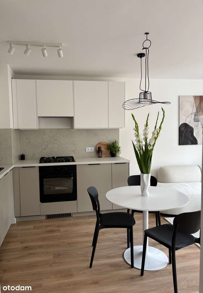 2 Pokoje - Bezpośrednio - Pełny obrazek: 2/12