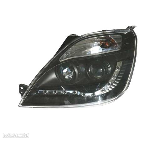 FARÓIS COM LUZ DIURNA LED PARA FORD FIESTA 02-05 FUNDO PRETO - 2