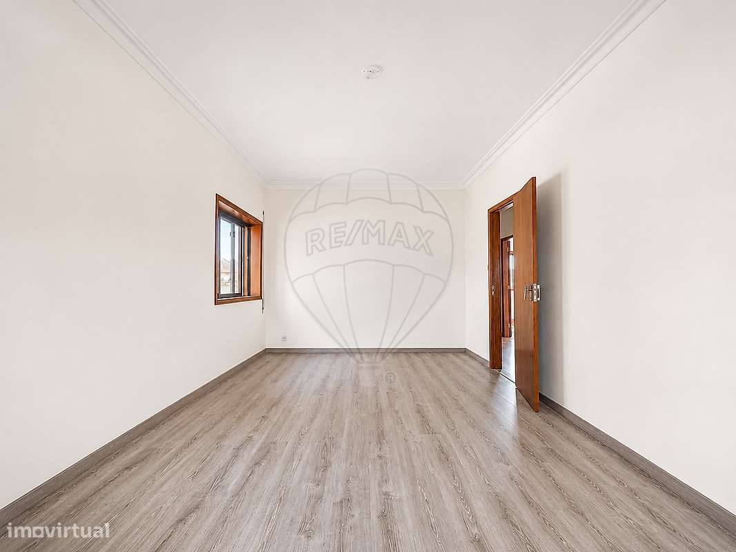 Moradia – Santo Tirso, Merouços - Mais