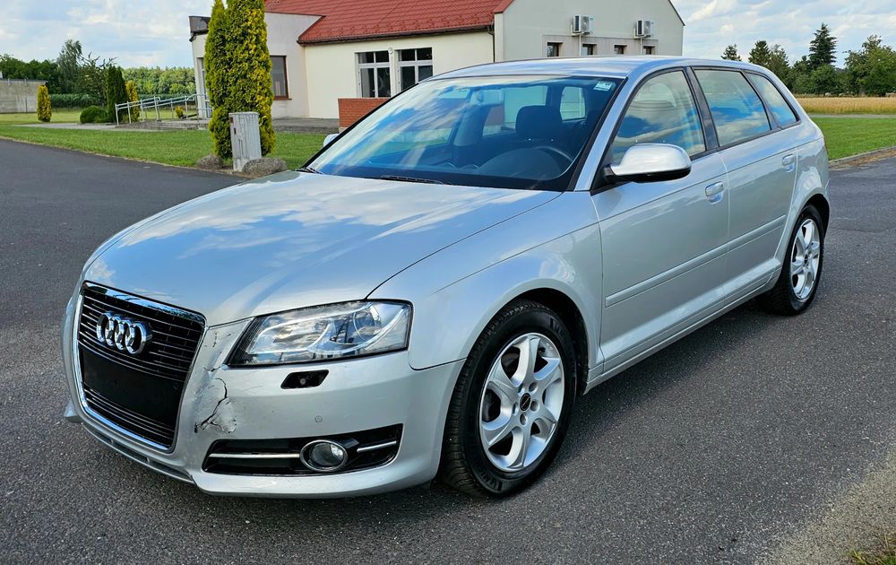 Audi A3 8P (2003-2012) 2.0 TDI Ambiente 2012