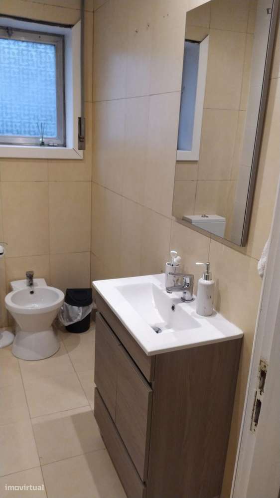 Quarto - localizado em Paranhos Porto - Grande imagem: 5/8