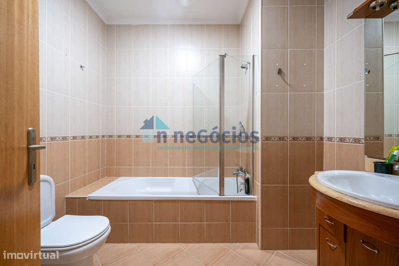 Apartamento t1 com lugar de garagem em O. Azeméis-3