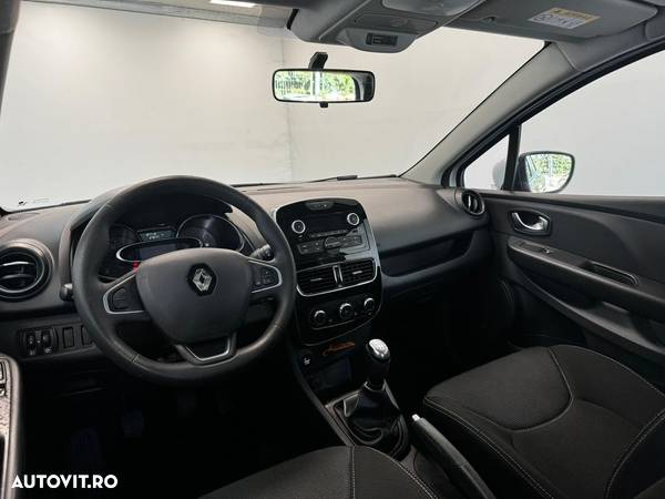 Renault Clio 1.2 16V 75 Expression - 12