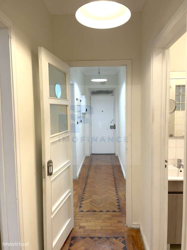 Apartamento T2 Mobilado e Equipado com Vista sobre Lisboa - Grande imagem: 5/25