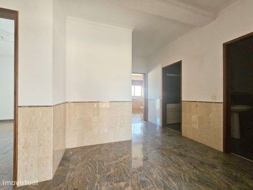 Apartamento T4 Central  Gaio Rosário-19