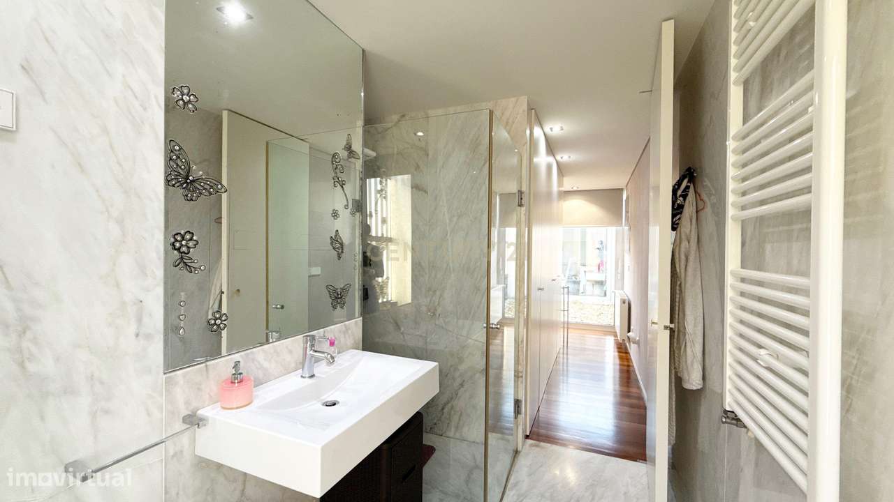 Moradia Térrea de Luxo com Piscina Aquecida e Jacuzzi a 2 km da Praia-47