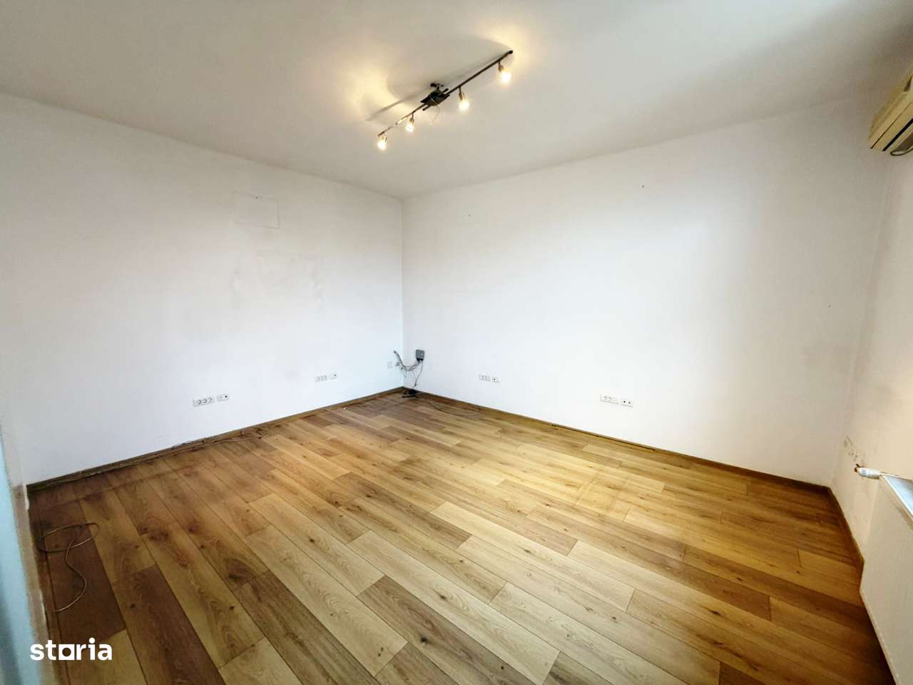 Apartament 2 camere decomandat, centrala – Revolutiei-2