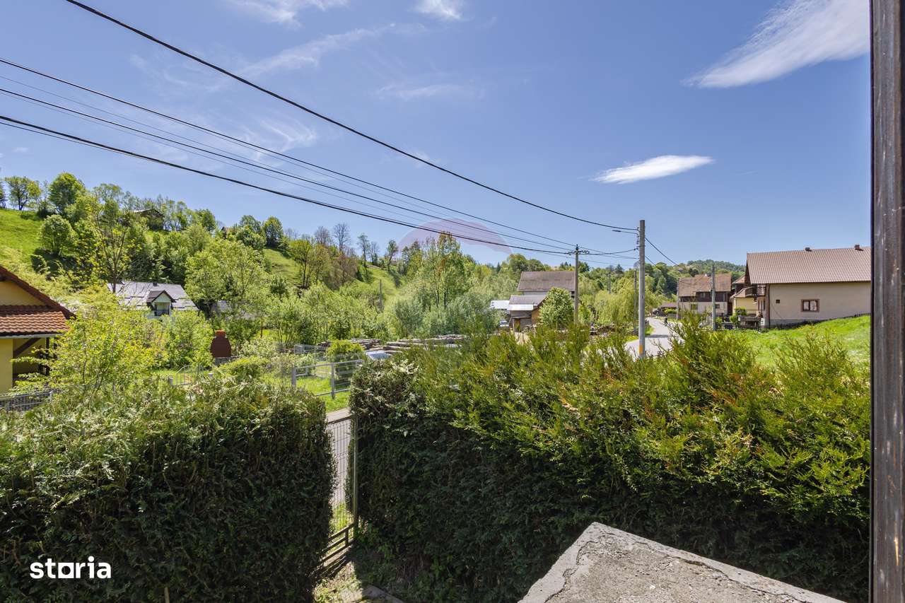 Casă / Vilă cu 8 camere / 7 bai de vânzare, Moieciu de Jos-9