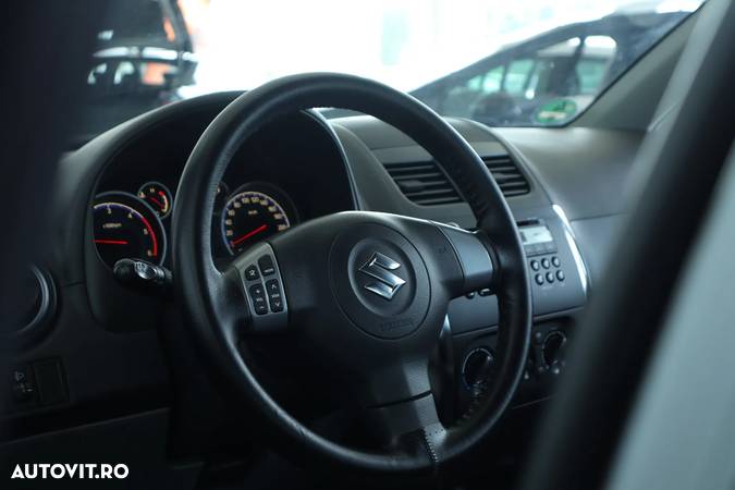 Suzuki SX4 2.0 DDiS 4x2 Style - 18