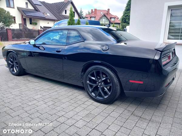 Dodge Challenger - 12