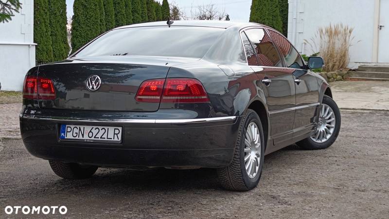 Volkswagen Phaeton - 1