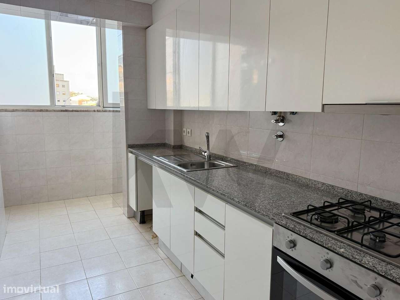 Apartamento T2 nas Águas Livres - Grande imagem: 2/24