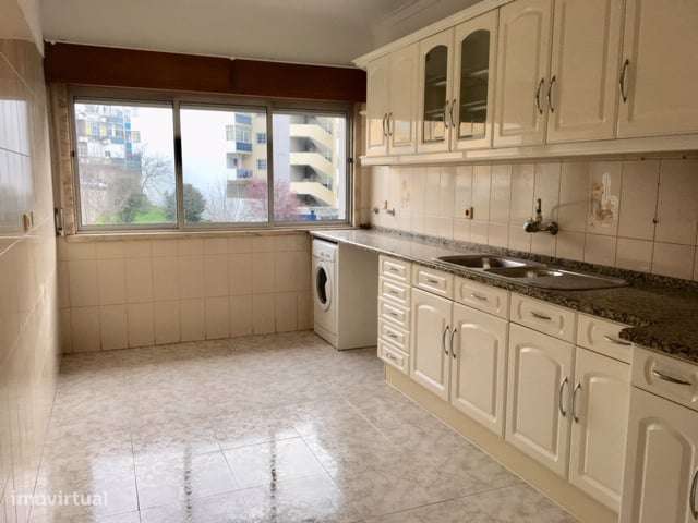 T3 bom estado zona Cascais a minutos do centro - Grande imagem: 2/8