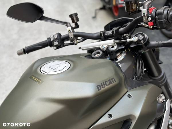 Ducati Streetfighter V2 - 11