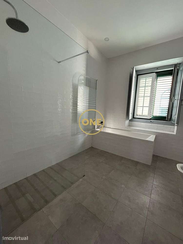 Excelente Moradia T5 em Salvaterra de Magos-8