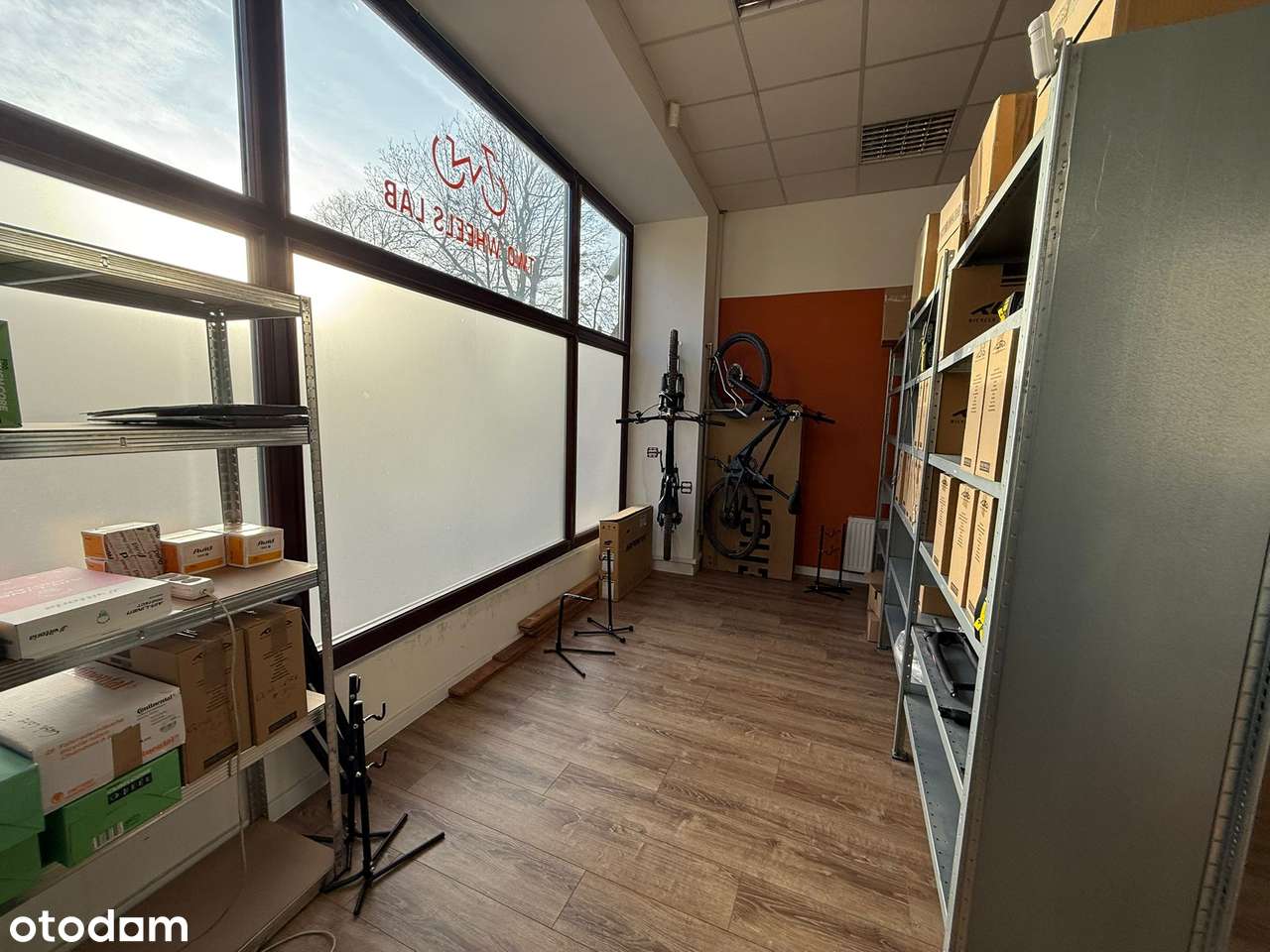 Lokal usługowy 110 m² na Placu Wolności–świetna ekspozycja, 2 witryny - Pełny obrazek: 5/8