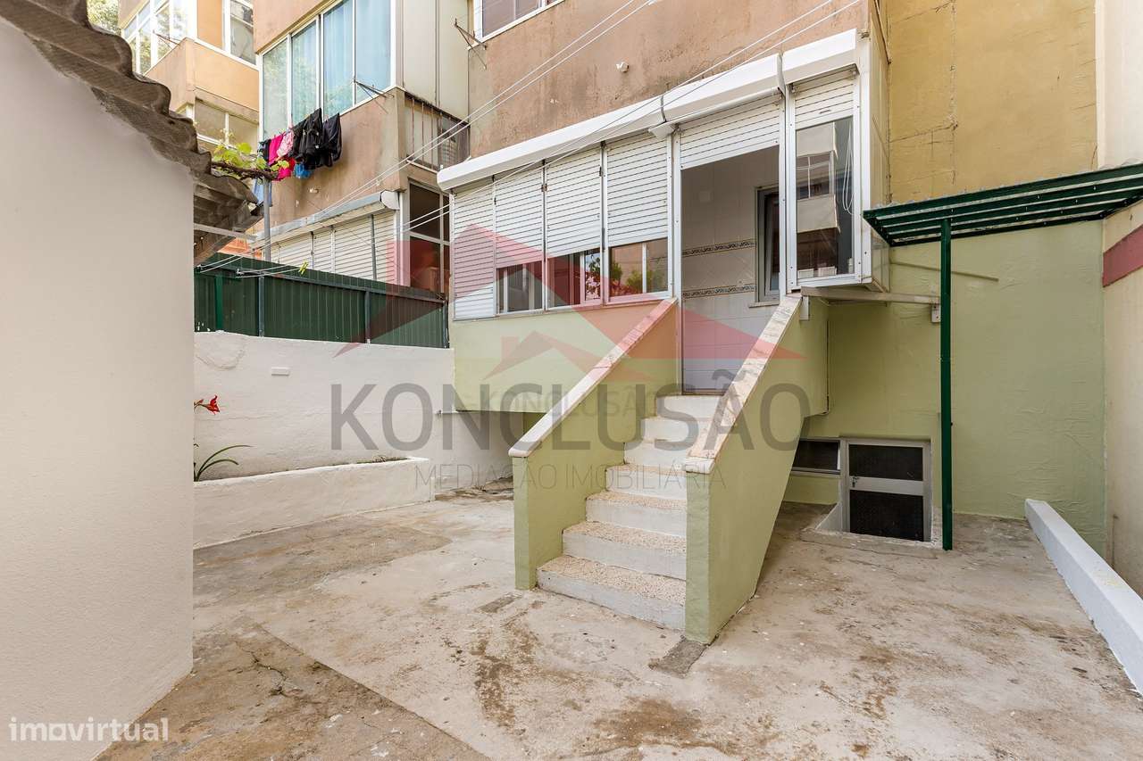 Apartamento T2 com logradouro, garagem e arrecadação – Póvoa de San...-16