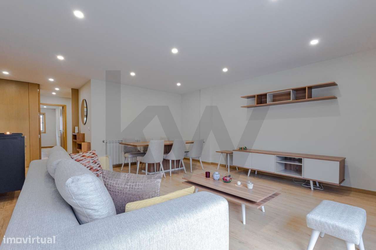 Excelente apartamento T2 mobilado, com garagem e arrumo – como novo (2 - Grande imagem: 3/25