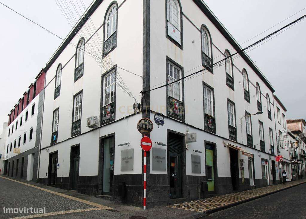 Edifício a gerar Rendimento Comercial com Potencial Habitacional - Grande imagem: 2/11