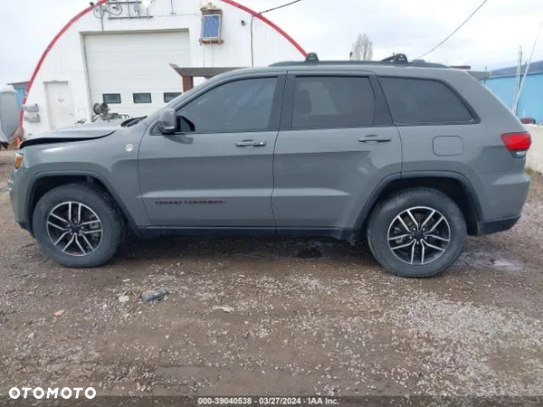 Jeep Grand Cherokee - 10