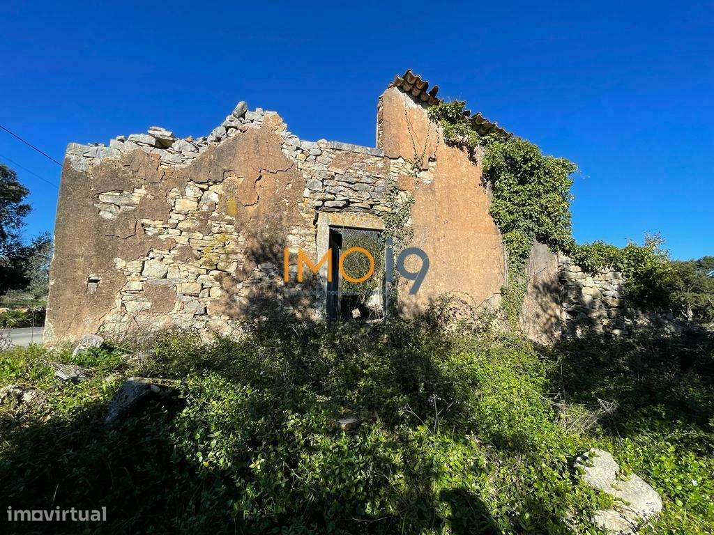 Ruina em terreno de 3600 m2 - Grande imagem: 5/16