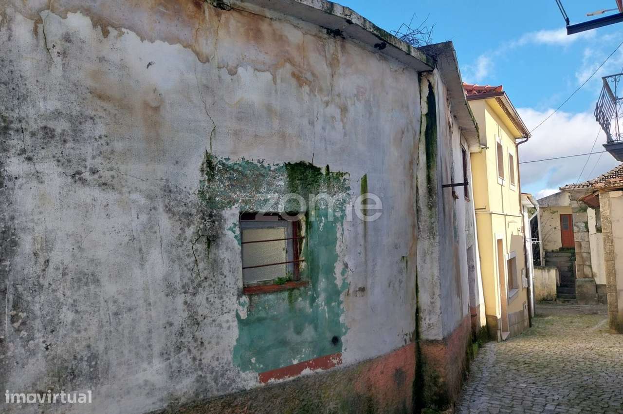 Reerguer com Estilo: Moradia T2 com Vista sobre Paços, Sabrosa-29