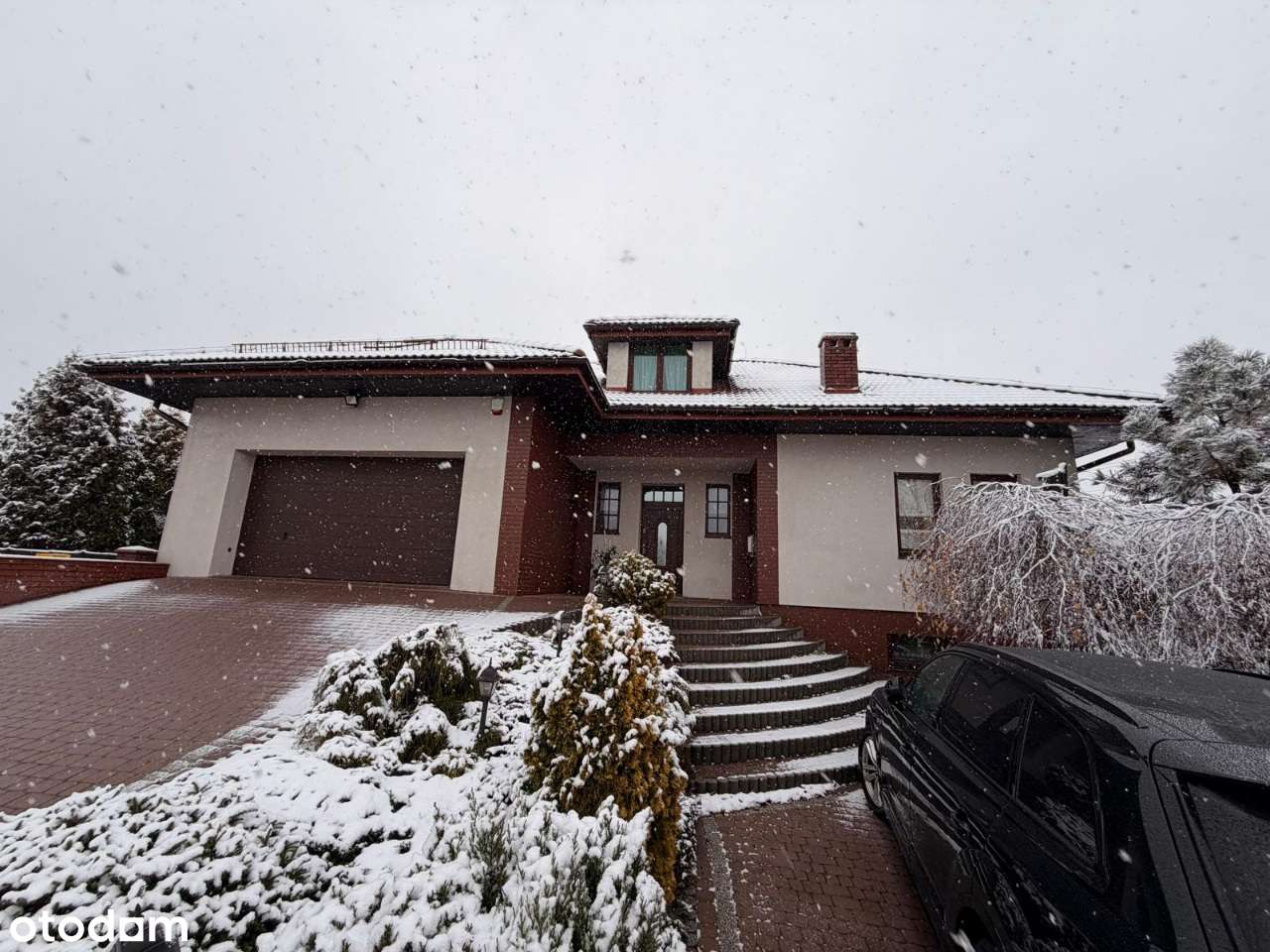 Na sprzedaż elegancki i klimatyczny dom wolnostojacy-2