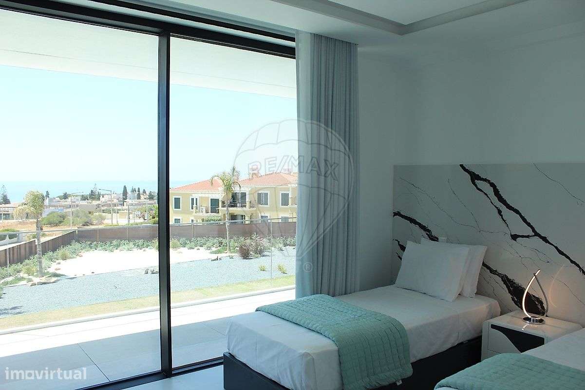 Moradia T5 para venda-8