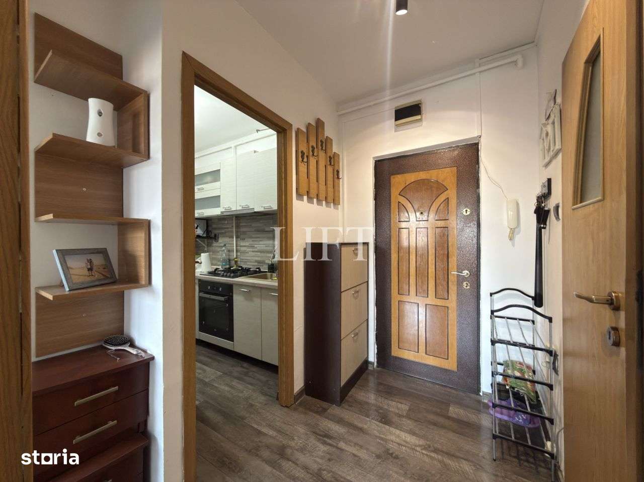 Super oferta - Apartament de 2 camere, decomandat, Zona Colina Univers-1