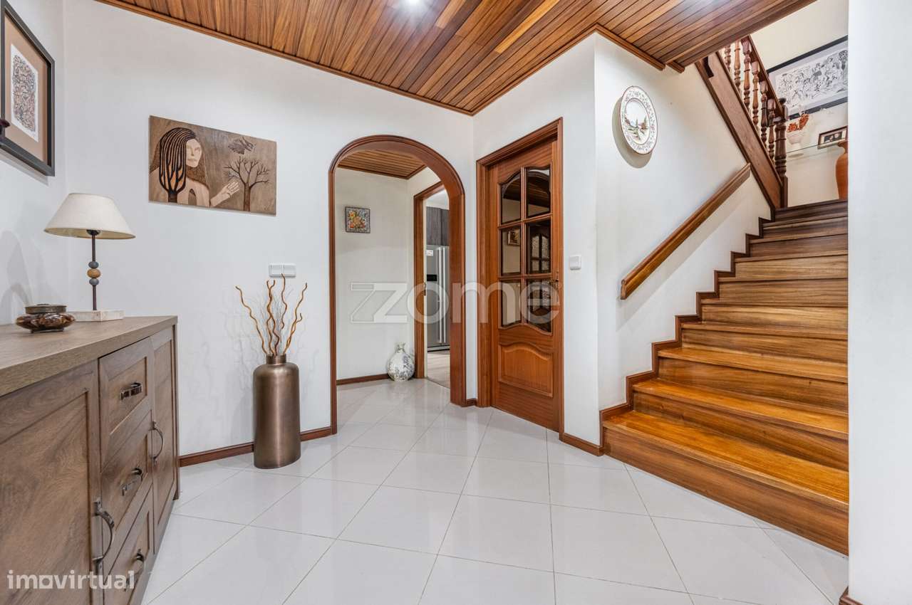 Moradia V4 em Lamaçães: Conforto, Sossego e Centralidade - Grande imagem: 5/44