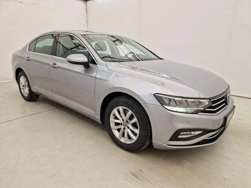 Volkswagen Passat Petrol 150CP 2019 Foto 2